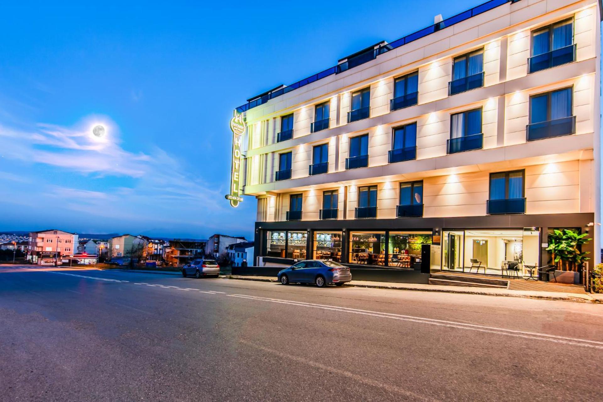 Heaven Premium Restaurant & Airport Shuttle 3*